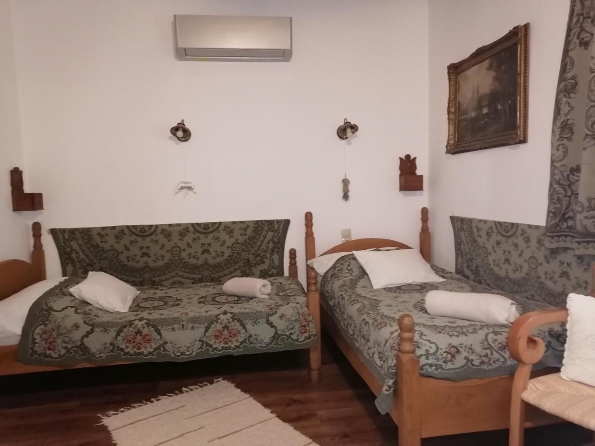 Hotel Mives Vendeghaz Pogány Exterior foto